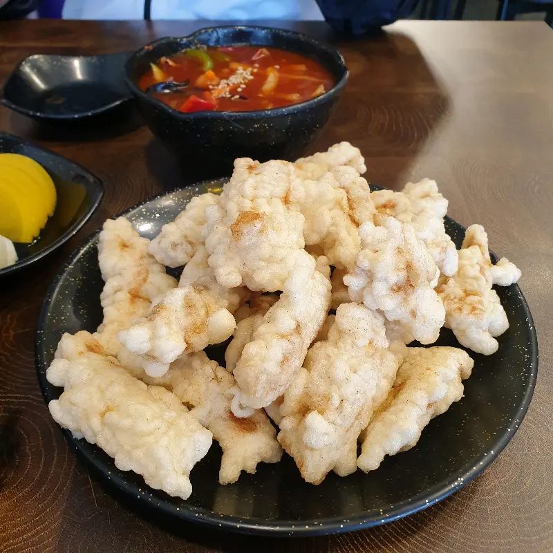 윤기 자르르 흐르는 짜장면