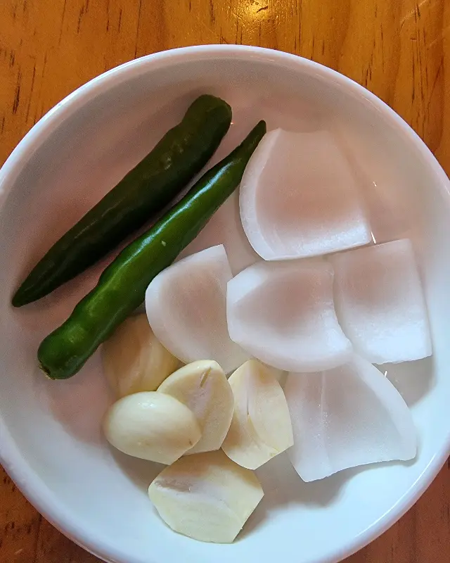 신선한 야채는 국밥의 풍미를 더해준다