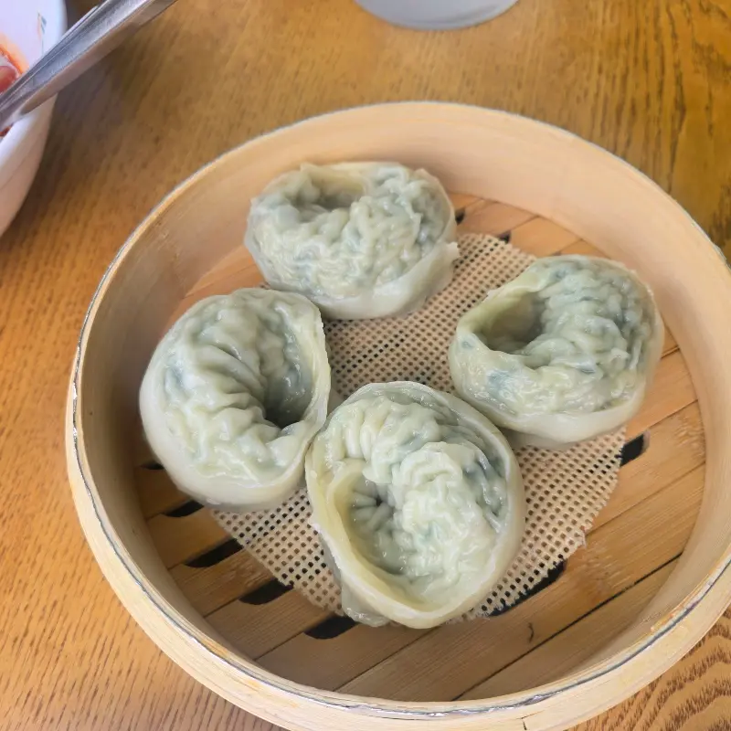 육즙 가득한 고기만두