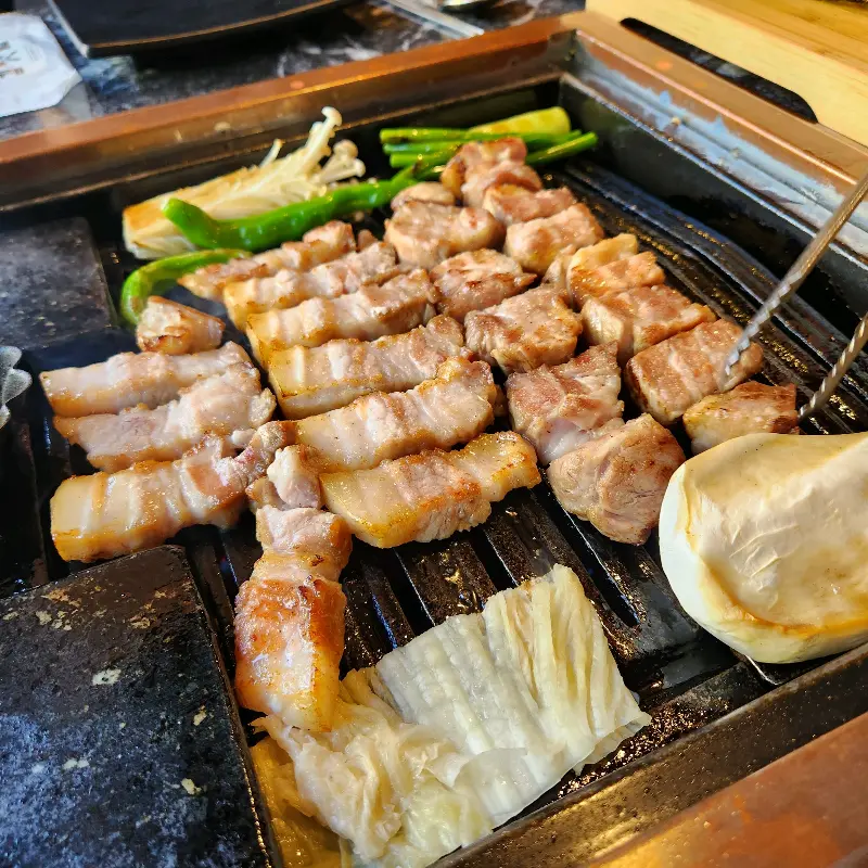 구워지는 삼겹살