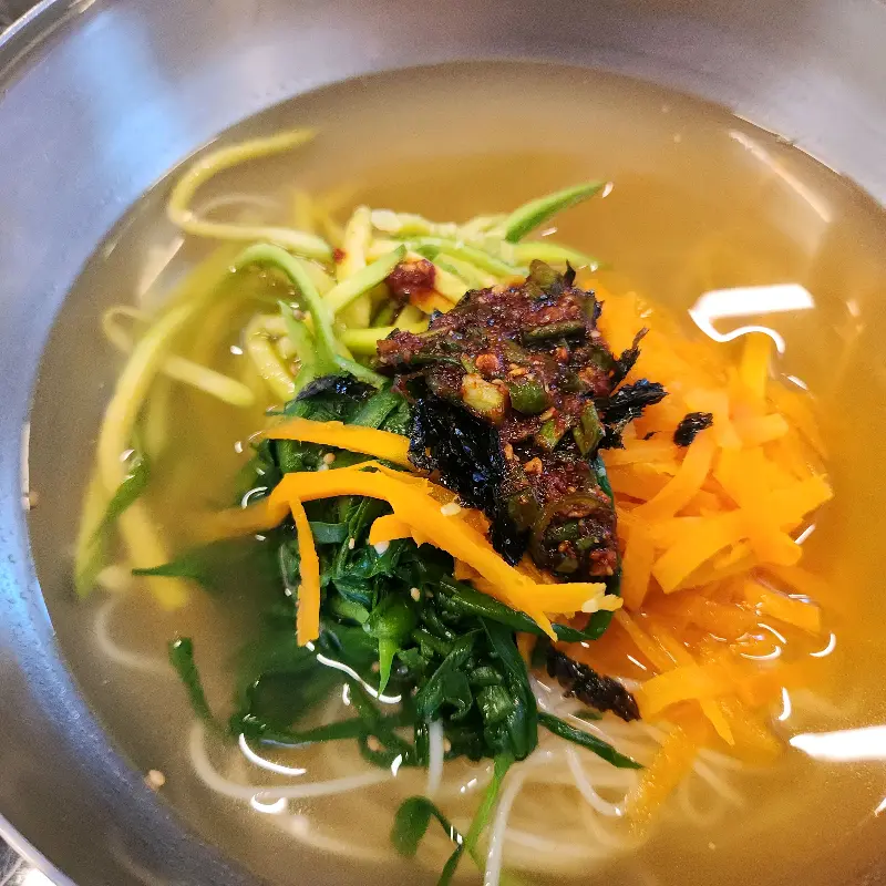 보기만 해도 시원한 잔치국수