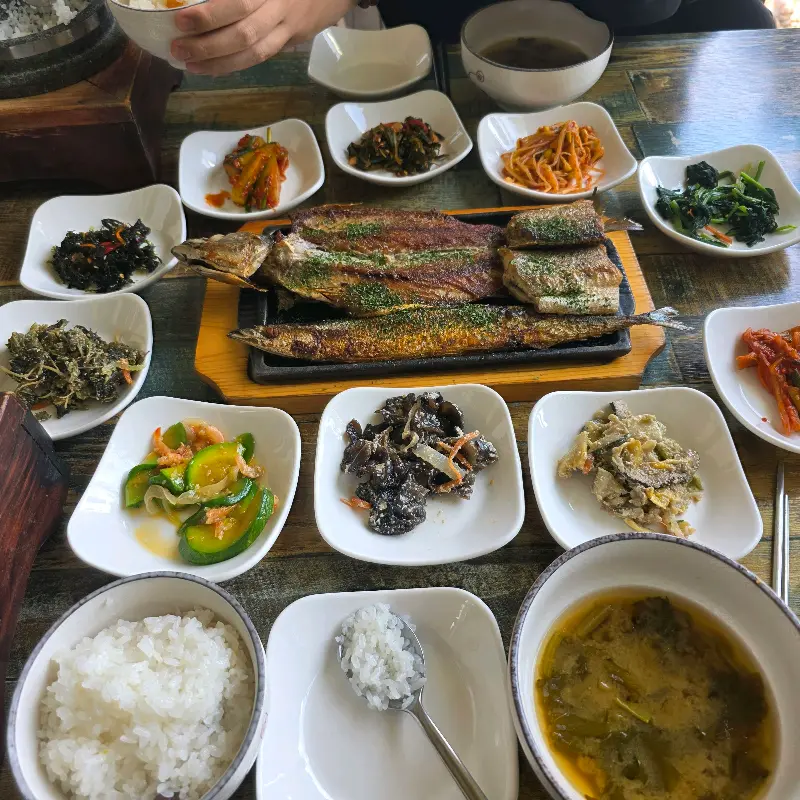 정갈하게 차려진 시골밥상 한 상 차림