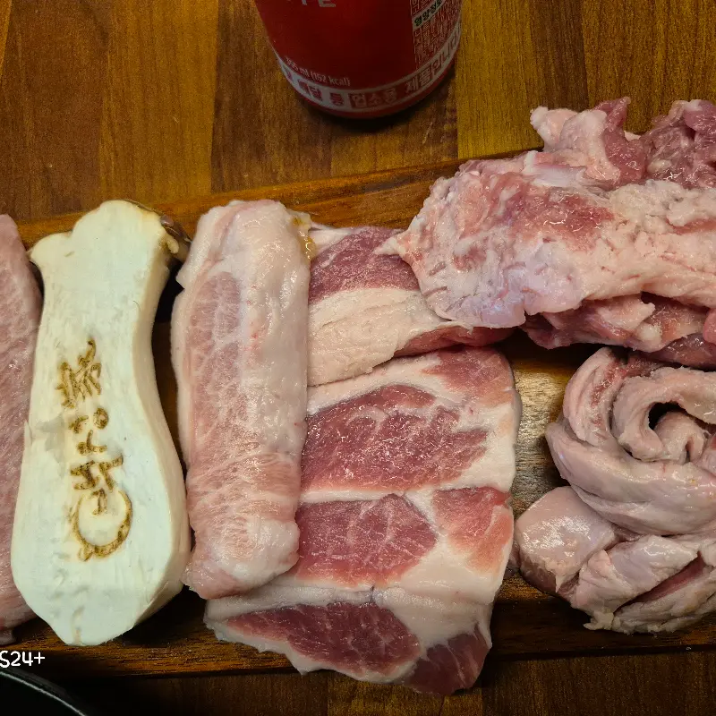 다양한 부위의 고기