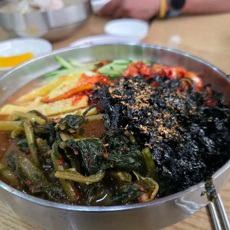 김치말이국수의 시원한 비주얼