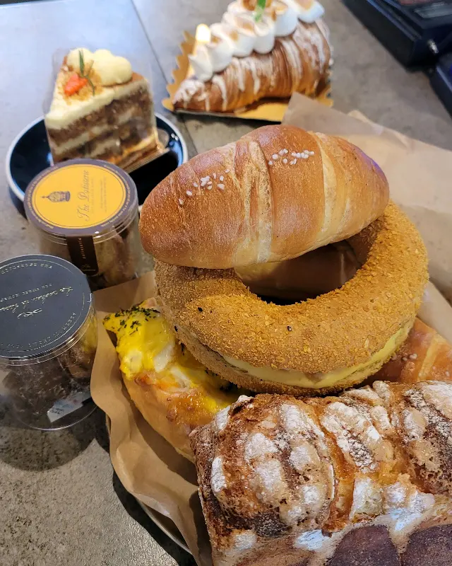 크림이 가득한 빵