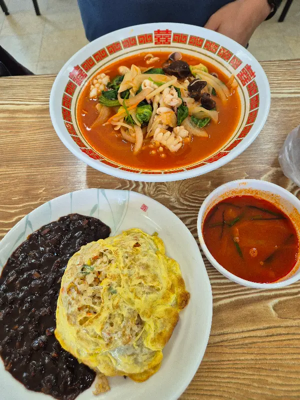 짬짜면과 탕수육 소스