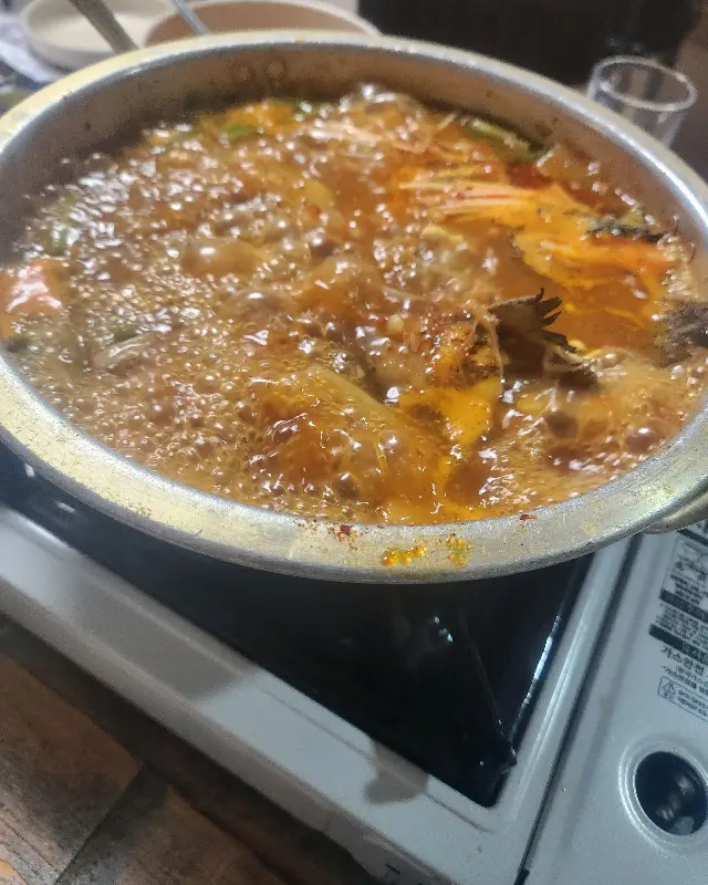 보글보글 끓어오르는 매운탕