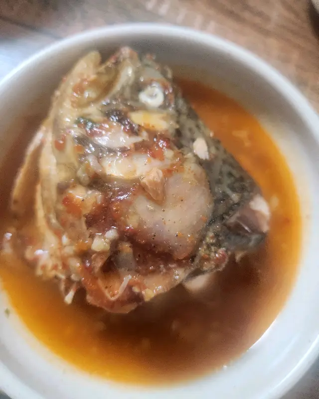 매운탕에 들어간 송어 머리