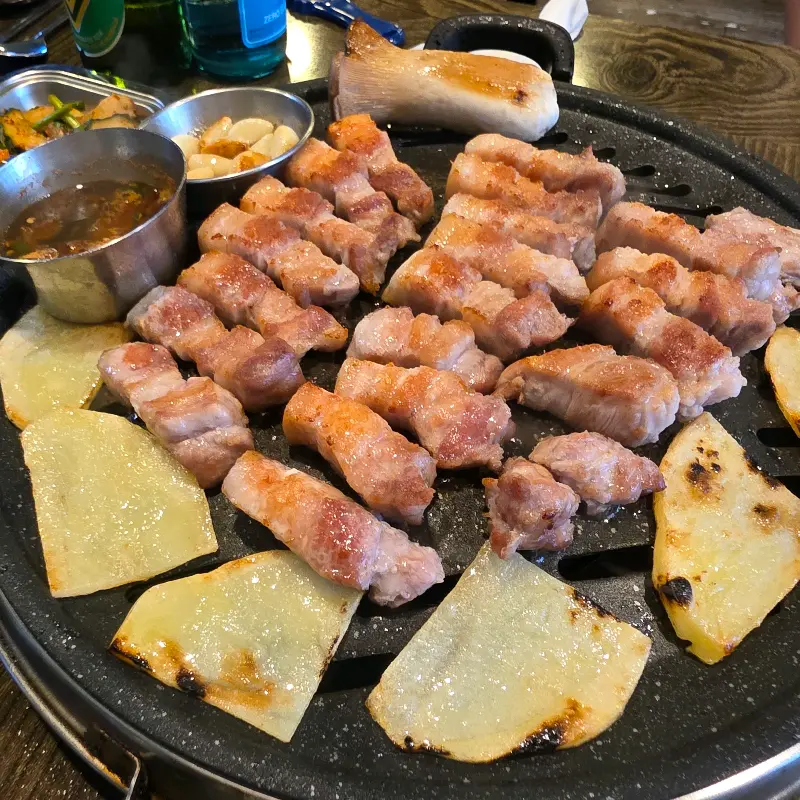 구워 먹는 감자와 새송이버섯