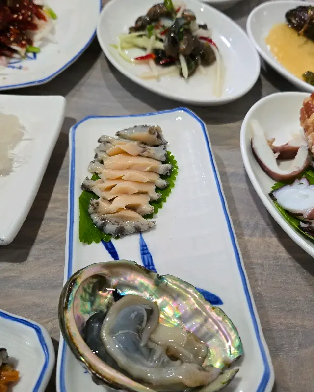 다양한 해산물 모듬