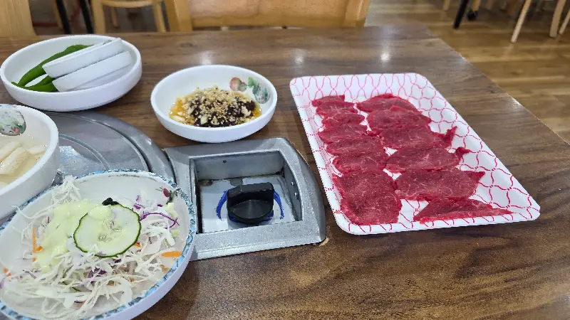 고기 한 상 차림