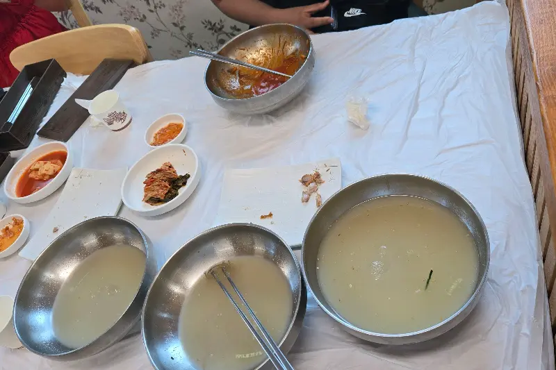 식사를 마친 테이블