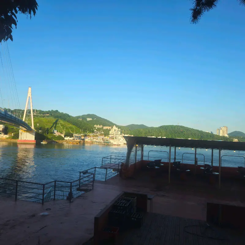 낮에 바라본 돌산대교 뷰