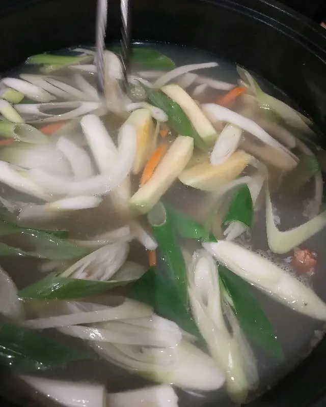 해물칼국수 속 재료