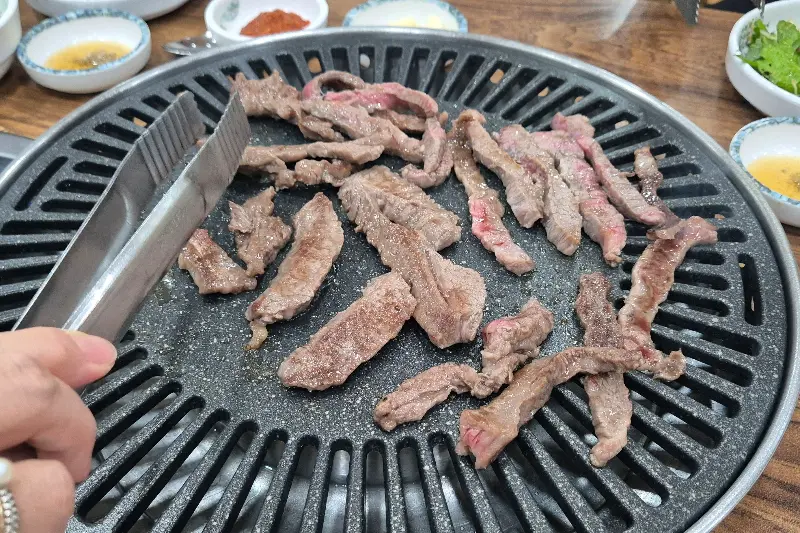 구워지고 있는 고기