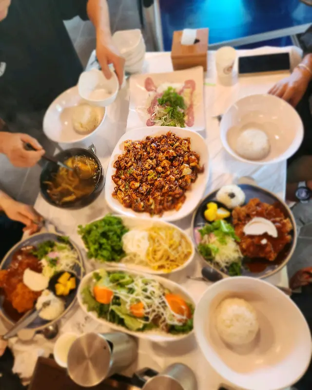 온달쭈꾸미 한상 차림