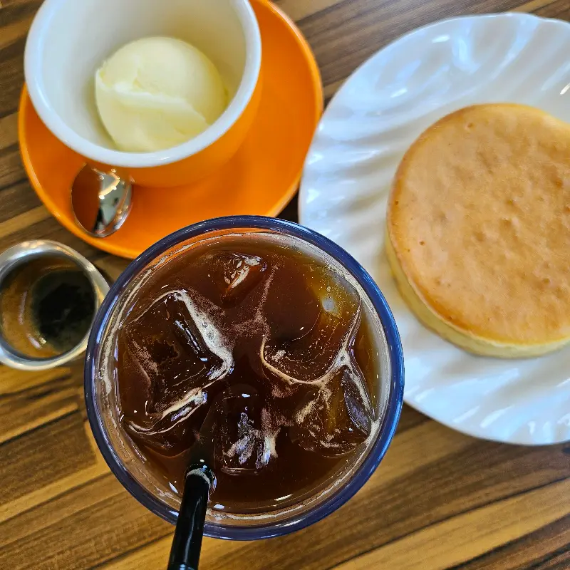 더치커피 아이스와 아이스크림, 팬케이크