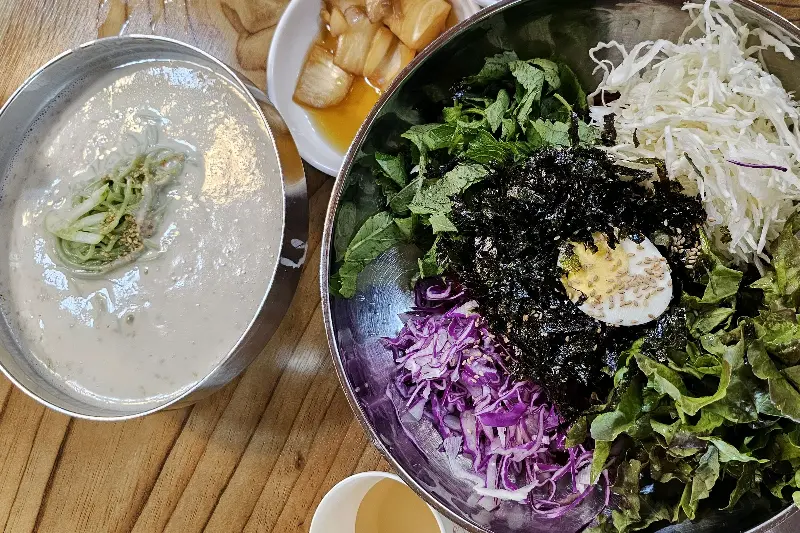 콩국수와 비빔국수