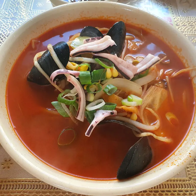 해산물이 푸짐한 짬뽕