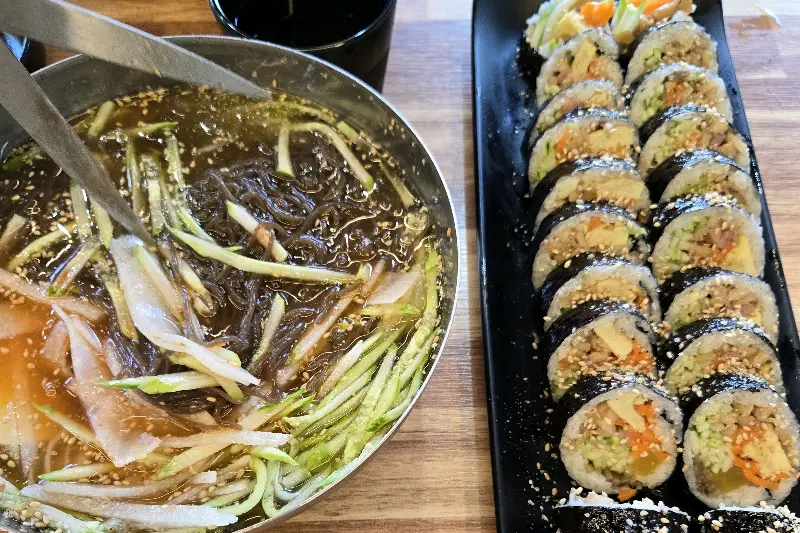 냉면과 김밥