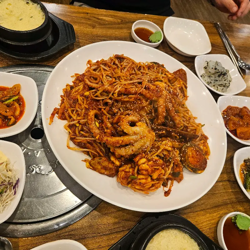 해물이 듬뿍 들어간 해물파전