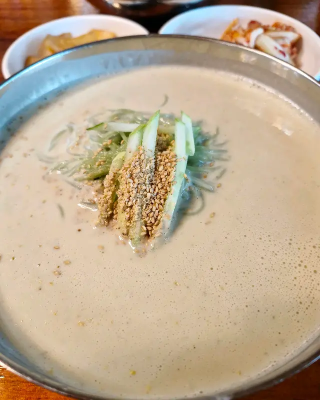 클로즈업 콩국수