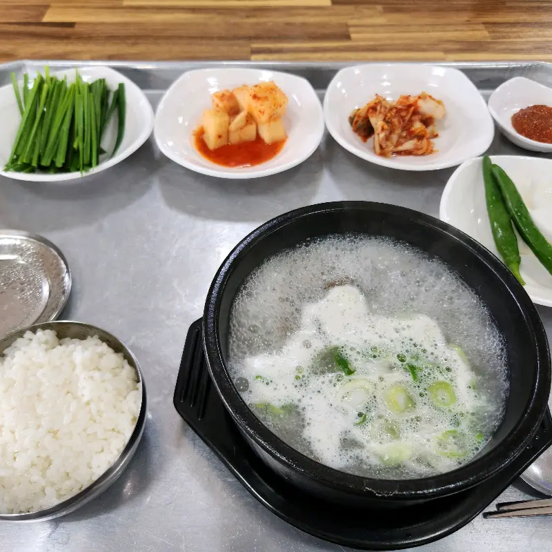 소머리국밥 한 상 차림
