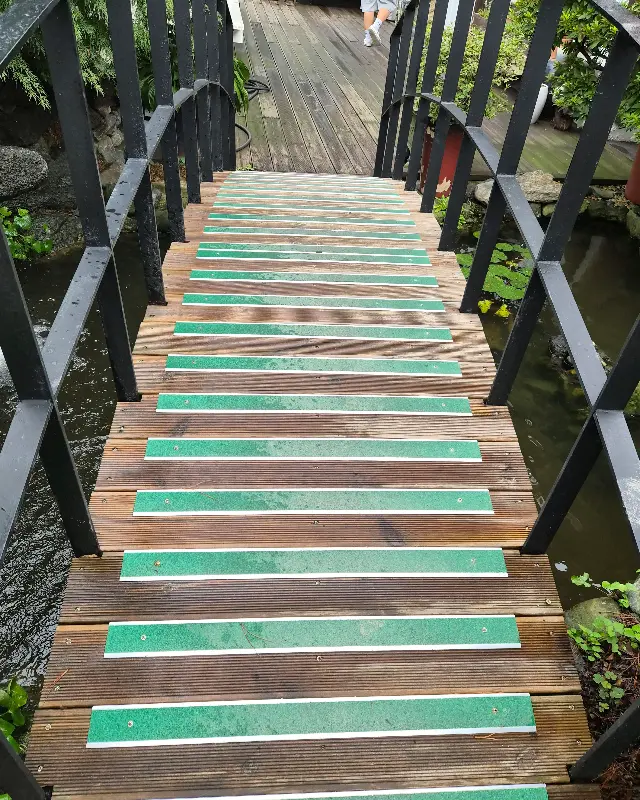 징검다리 위에서 바라본 풍경