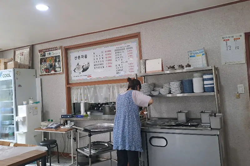 산촌손두부 내부