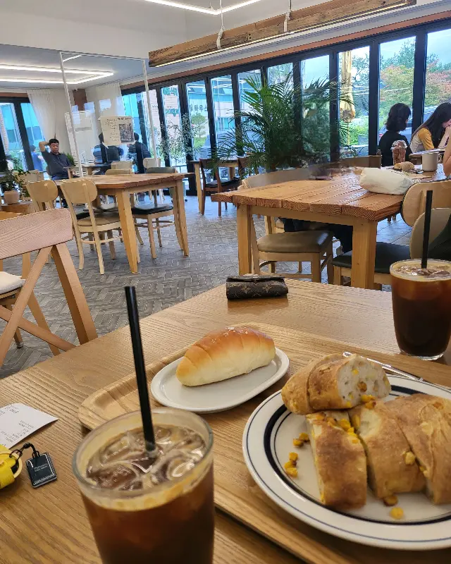 커피와 빵
