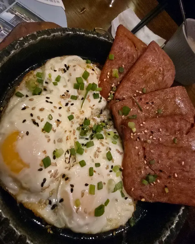 계란과 햄이 함께 나오는 안주