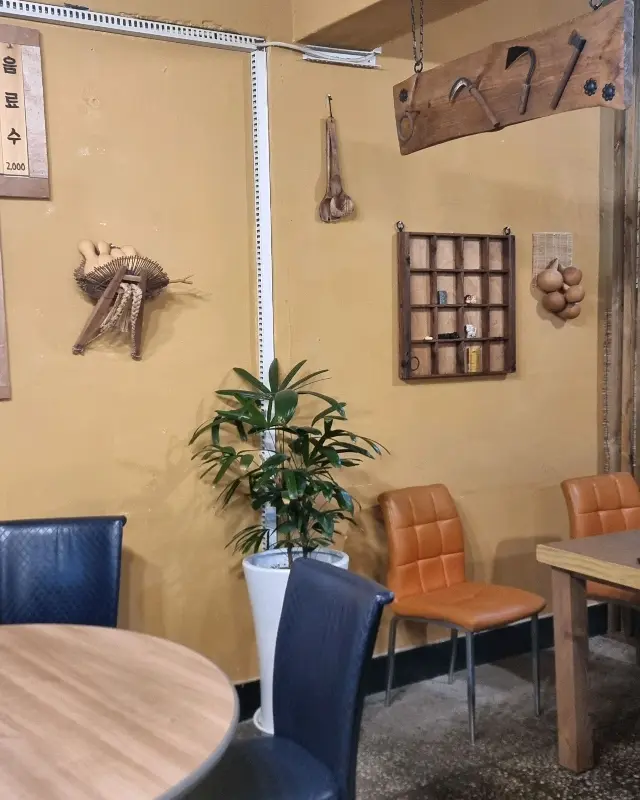 정겨운 분위기의 식당 내부