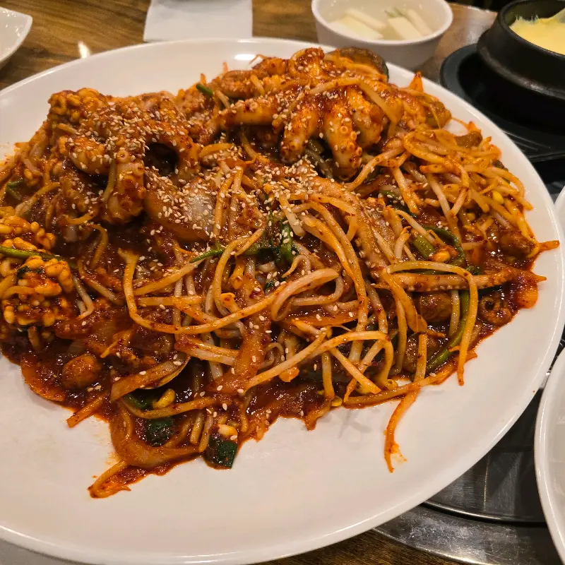 맛깔스러운 낙지 요리