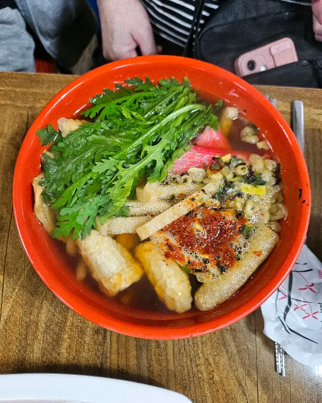 푸짐한 국수의 모습