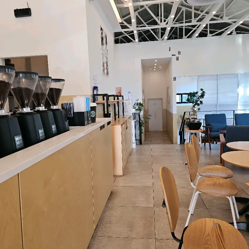 카페 내부 좌석