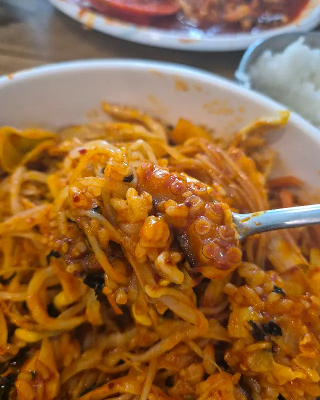 낙지볶음과 밥의 환상적인 조화