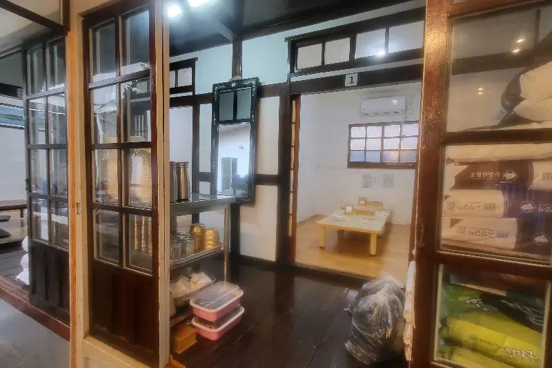 천황식당 내부 인테리어