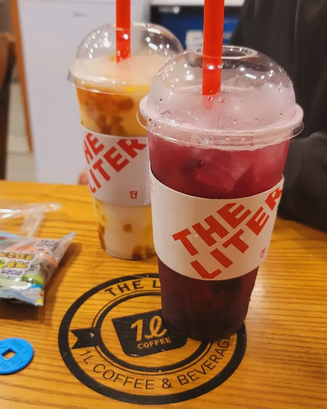 피스타치오 라떼와 와플