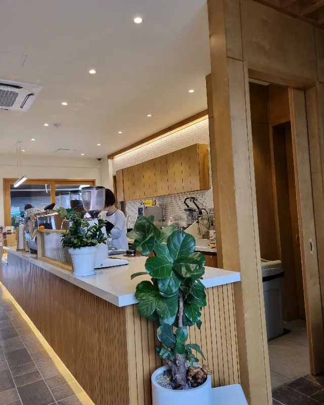 깔끔한 카페 내부