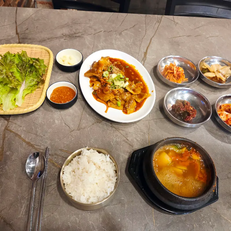 깔끔한 내부 인테리어