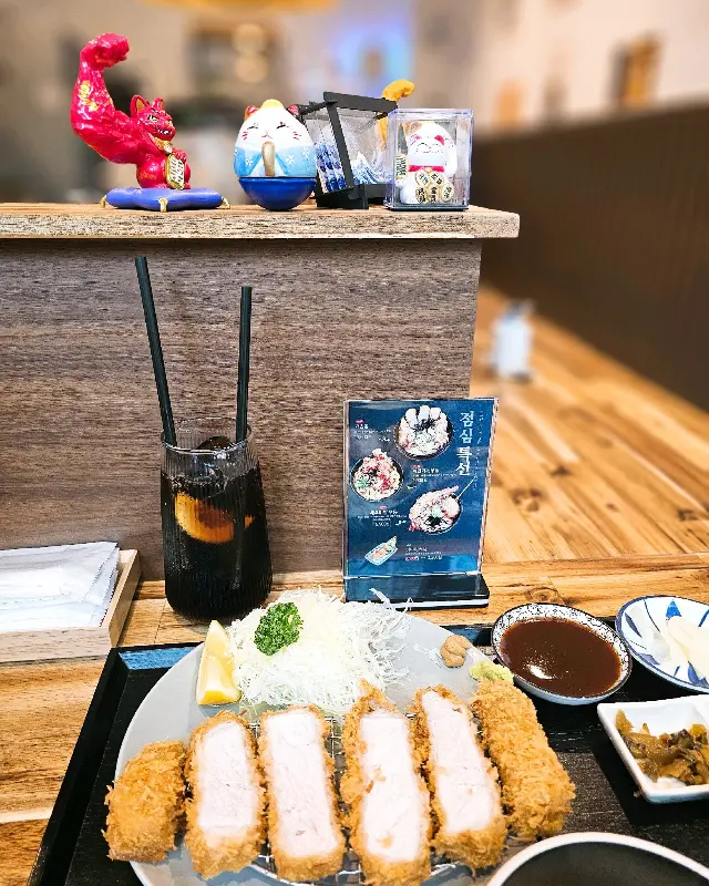 카츠노히 테이블 세팅