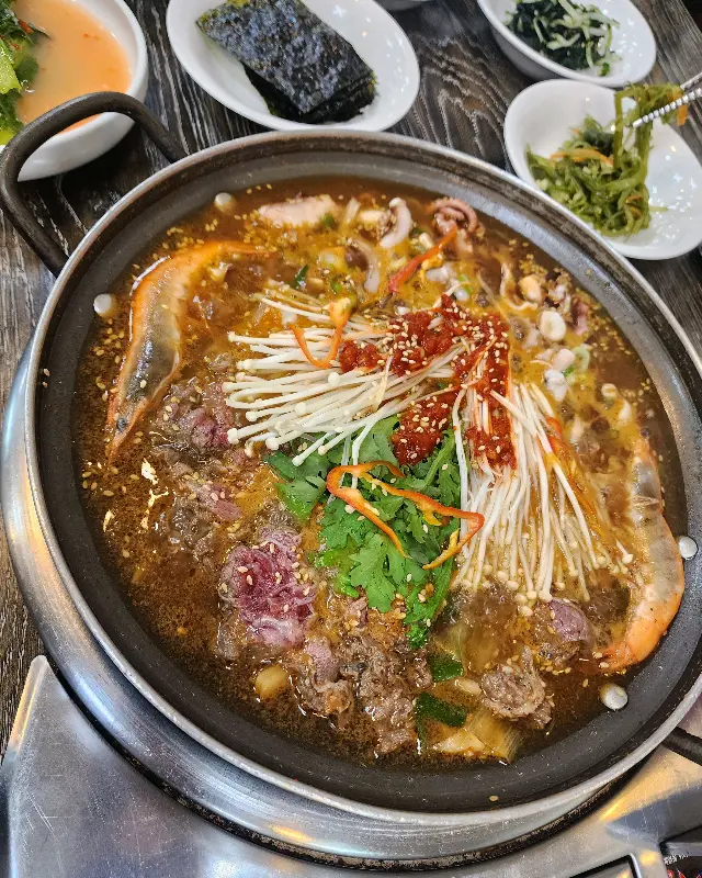 불고기낙지전골의 클로즈업 샷