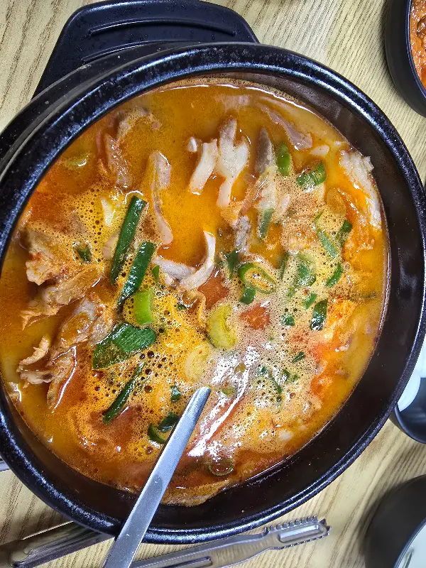 혼밥하기 좋은 테이블