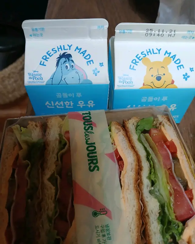 샌드위치와 음료