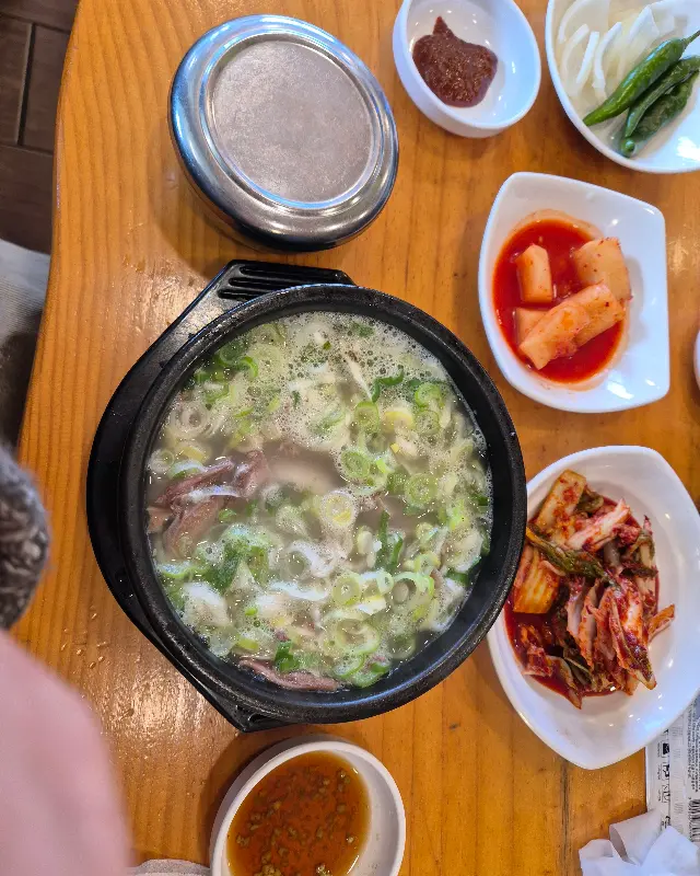 테이블 전체 샷