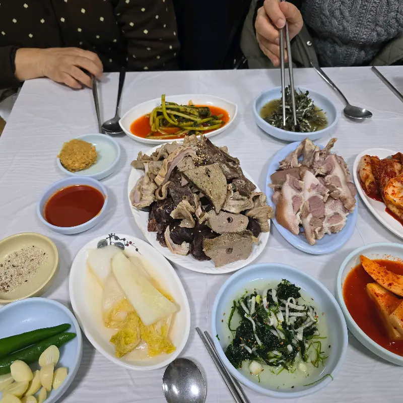 가족과 함께 즐기는 족발