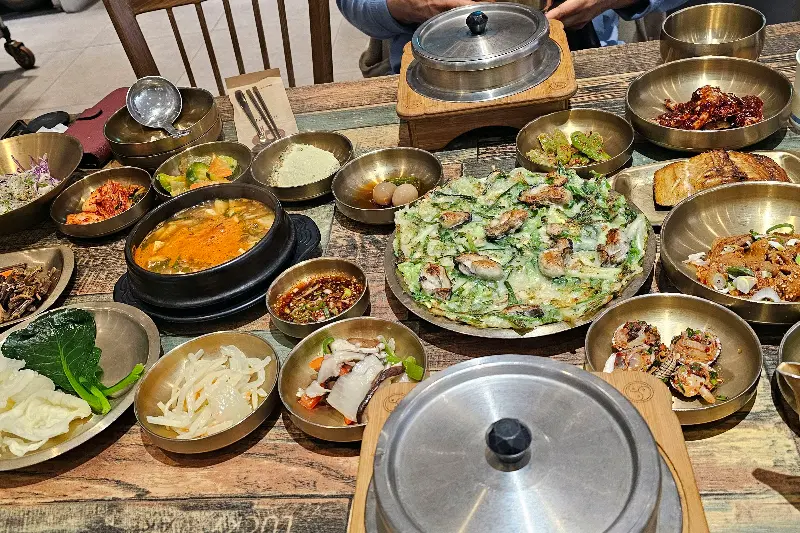 한상 가득 차려진 밥상