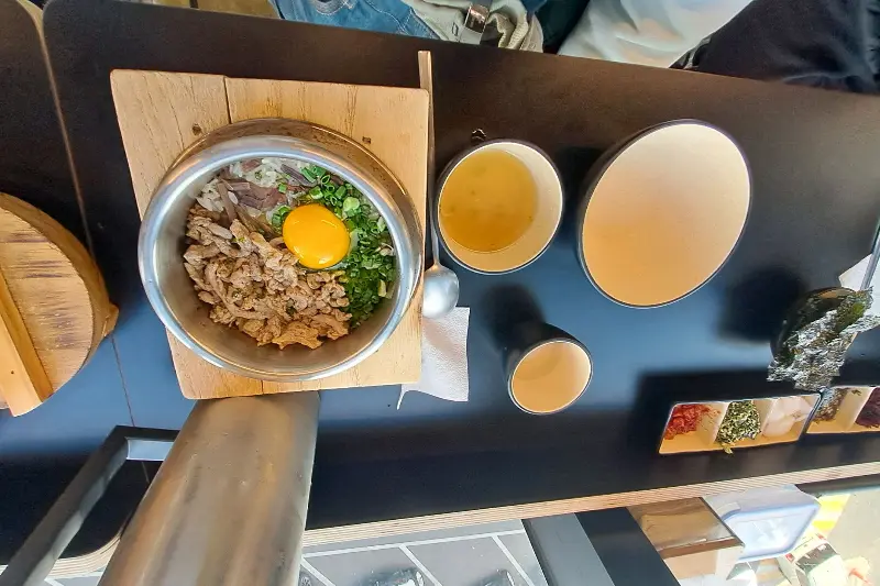 흑돼지 솥밥 정식