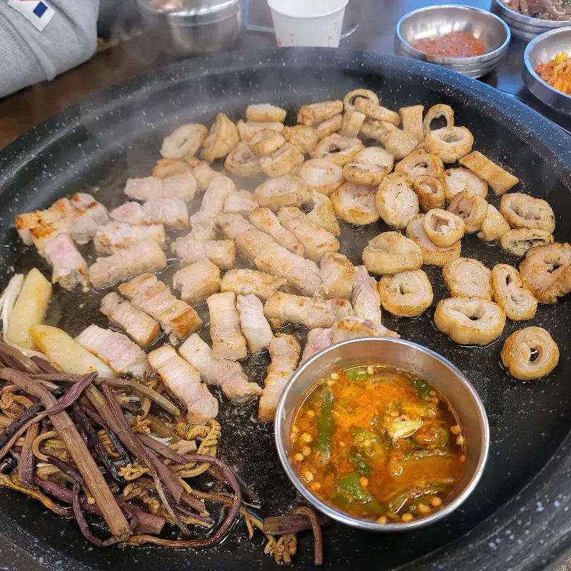 고소한 막창과 쫄깃한 삼겹살의 만남