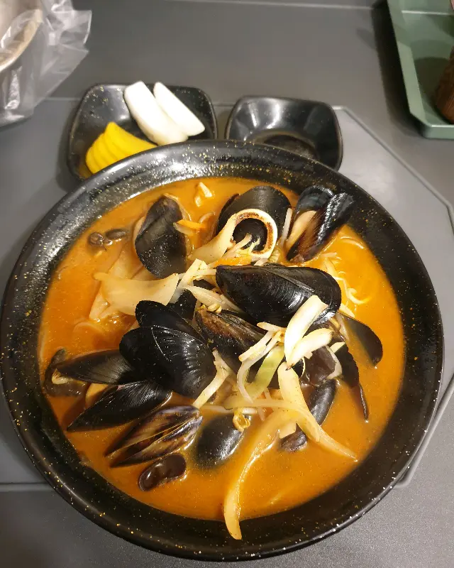 푸짐한 해산물이 인상적인 짬뽕